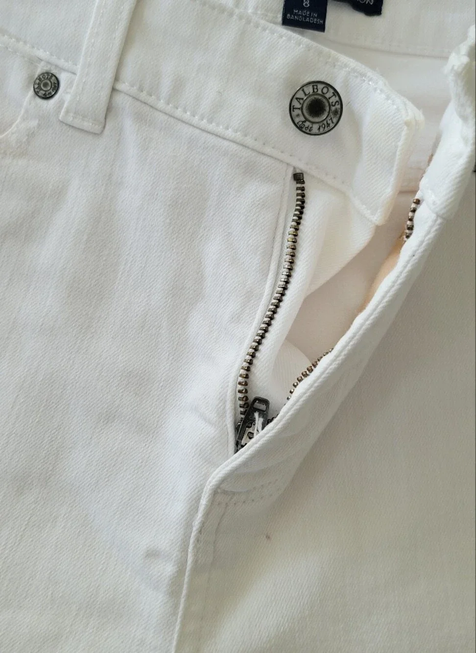 Talbots Simply Flattering 5 Pocket Jeggings Crop White Jeans , Size 8